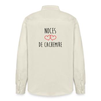 Noces de cachemire 47 ans de mariage - Chemise unisexe coupe décontractée bio Stanley/Stella - écru doux - Dos - AI Model Male 178 light (178cm)