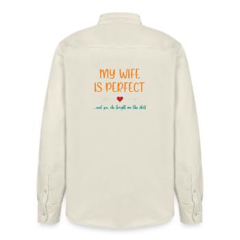 Meine Frau ist perfekt - Relaxed Fit Unisex Organic Hemd von Stanley/Stella - Natur - Hinten - AI Model Male 178 light (178cm)