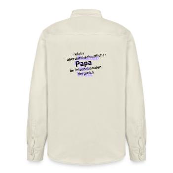 überdurchschnittlicher papa - Relaxed Fit Unisex Organic Hemd von Stanley/Stella - Natur - Hinten - AI Model Male 178 light (178cm)