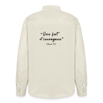 Sei stark und mutig (Josua 1,9) - Relaxed Fit Unisex Organic Hemd von Stanley/Stella - Natur - Hinten - AI Model Male 178 light (178cm)