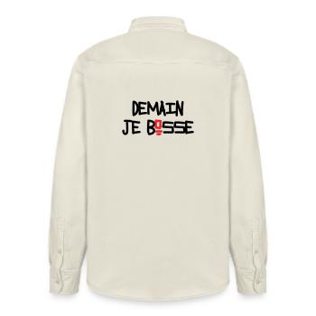 Demain je bosse humour flemme procrastination - Chemise unisexe coupe décontractée bio Stanley/Stella - écru doux - Dos - AI Model Male 178 light (178cm)