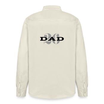 Dad 26 Baby Vater Vatertag Geschenk Papa 2026 - Relaxed Fit Unisex Organic Hemd von Stanley/Stella - Natur - Hinten - AI Model Male 178 light (178cm)