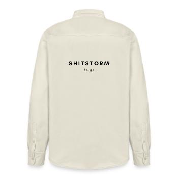 Schriftzug SHITSTORM to go - Relaxed Fit Unisex Organic Hemd von Stanley/Stella - Natur - Hinten - AI Model Male 178 light (178cm)
