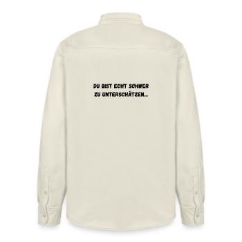 Du bist echt schwer zu unterschätzen... - Relaxed Fit Unisex Organic Hemd von Stanley/Stella - Natur - Hinten - AI Model Male 178 light (178cm)