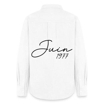 1977 Anniversaire Juin 1977 cadeau Juin 1977  - Chemise Oxford Femme - blanc - Dos - AI Model Female 172 light (172cm)