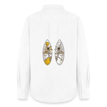 Le surf, l’été, la plage, l’océan et les vagues. - Chemise Oxford Femme - blanc - Dos - AI Model Female 172 light (172cm)