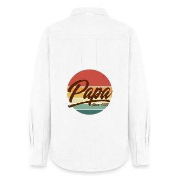 Papa depuis 1993 Année vintage rétro Sunset - Chemise Oxford Femme - blanc - Dos - AI Model Female 172 light (172cm)