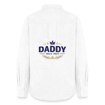 Papa seit 2025 – Proud Dad Design - Frauen Oxford Hemd - Weiß - Hinten - AI Model Female 172 light (172cm)