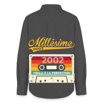 Millésime 2002 Cadeau 21 Ans Anniversaire Humour - Chemise Oxford Femme - charbon - Dos - AI Model Female 172 light (172cm)