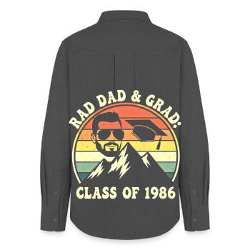 Rad Dad Diplômé Promotion 1986 Rétro - Chemise Oxford Femme - charbon - Dos - AI Model Female 172 light (172cm)