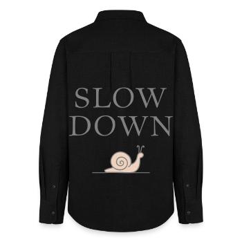 Slow Down Schnecke Entschleunigung Achtsamkeit - Frauen Oxford Hemd - Schwarz - Hinten - AI Model Female 172 light (172cm)