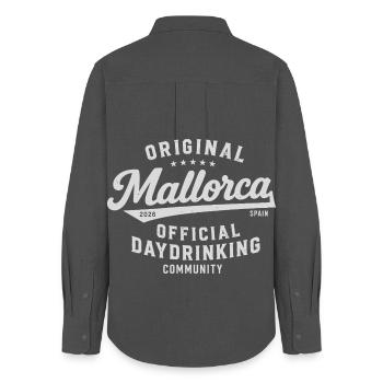 Communauté officielle de daydrinking à Malle 2026 - Chemise Oxford Femme - charbon - Dos - AI Model Female 172 light (172cm)