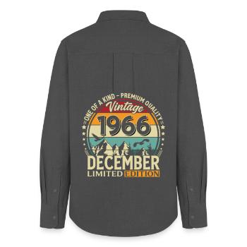 59. Geburtstag Vintage Dezember Jahrgang 1966 - Frauen Oxford Hemd - Anthrazit - Hinten - AI Model Female 172 light (172cm)