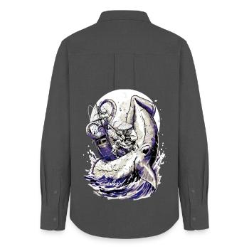 Japan Fisherman Kraken Fight – Ukiyo-e Squid - Women's Oxford Shirt - anthracite - Back - AI Model Female 172 light (172cm)