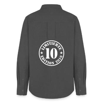 10e anniversaire Édition limitée 10 ans garçon - Chemise Oxford Femme - charbon - Dos - AI Model Female 172 light (172cm)