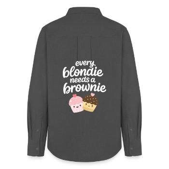 Chaque Blondine a besoin d’un Brownie - Chemise Oxford Femme - charbon - Dos - AI Model Female 172 light (172cm)