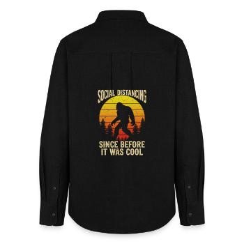Social Distancing Bigfoot Retro Sasquatch Funny - Women's Oxford Shirt - black - Back - AI Model Female 172 light (172cm)