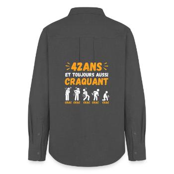 42 Ans Toujours Aussi Craquant Humour Crac - Chemise Oxford Femme - charbon - Dos - AI Model Female 172 light (172cm)