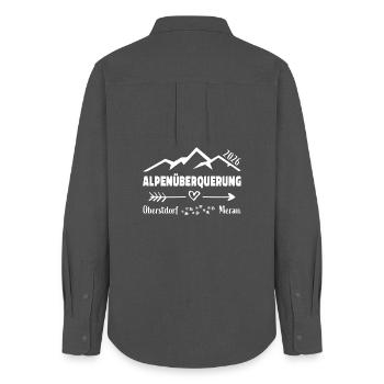 Alpenüberquerung 2026 E5 Oberstdorf Meran - Frauen Oxford Hemd - Anthrazit - Hinten - AI Model Female 172 light (172cm)