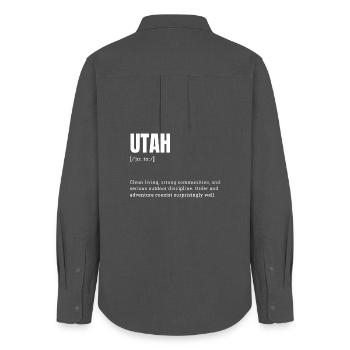 Aventure typographique audacieuse de l’Utah - Chemise Oxford Femme - charbon - Dos - AI Model Female 172 light (172cm)