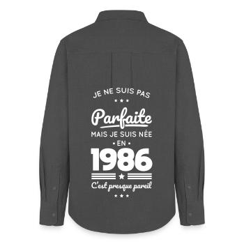 Born in 1986 – Not perfect but almost - Women's Oxford Shirt - anthracite - Back - AI Model Female 172 light (172cm)