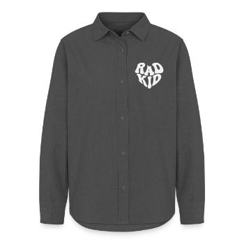 Rad Kid - Citation rétro sur le cœur (couleur personnalisée) - Chemise Oxford Femme - charbon - Devant - AI Model Female 172 light (172cm)