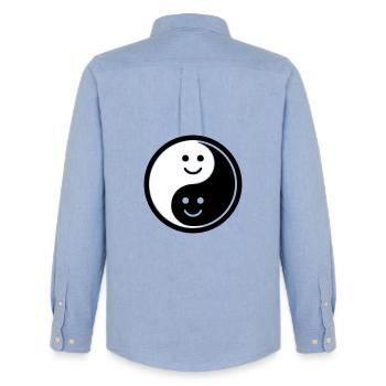 Yin Yang avec Smileys | Symbole de solde positif - Chemise Oxford homme Stanley/Stella - carolina blue - Dos - AI Model Male 185 dark (185cm)