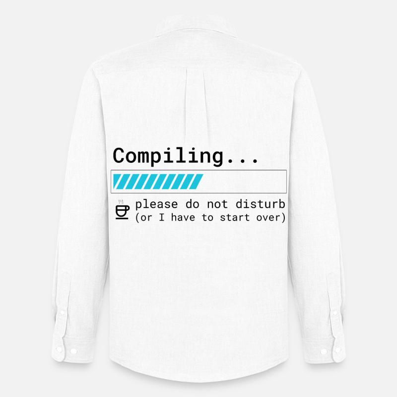 Lustiges Programmierer T-Shirt - Compiling Please  - Männer Oxford Hemd von Stanley/Stella - Weiß