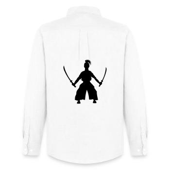 Épéiste japonais debout 2 épées - Chemise Oxford homme Stanley/Stella - blanc - Dos - AI Model Male 185 dark (185cm)
