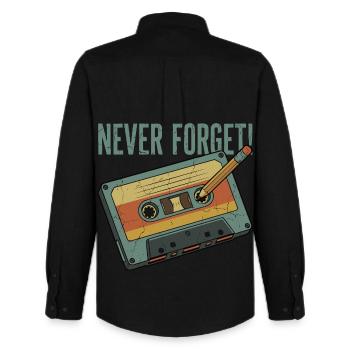 N’oublier jamais – Design rétro cassette & crayon - Chemise Oxford homme Stanley/Stella - noir - Dos - AI Model Male 185 dark (185cm)