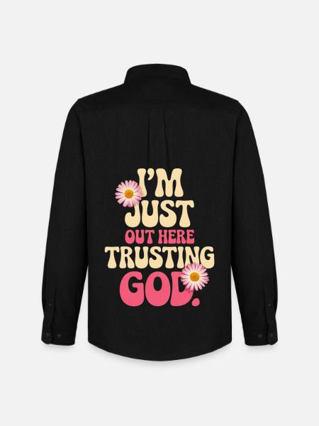 I trust God out here - Men's Oxford Shirt by Stanley/Stella - black