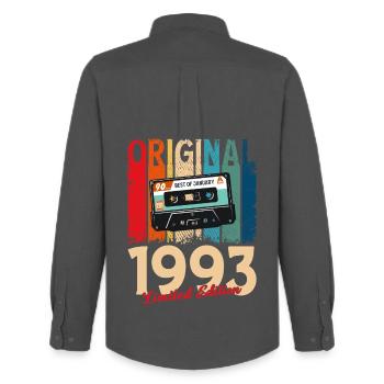Cassette du 33e anniversaire janvier 1993 - Chemise Oxford homme Stanley/Stella - charbon - Dos - AI Model Male 185 dark (185cm)