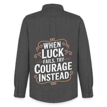 Mut über Glück Zitat-Typografie-Tee - Männer Oxford Hemd von Stanley/Stella - Anthrazit - Hinten - AI Model Male 185 dark (185cm)