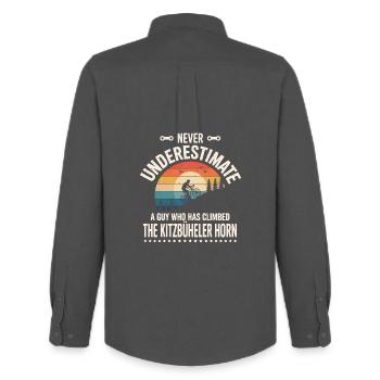 a guy who has climbed tKitzbüheler Horn - Chemise Oxford homme Stanley/Stella - charbon - Dos - AI Model Male 185 dark (185cm)