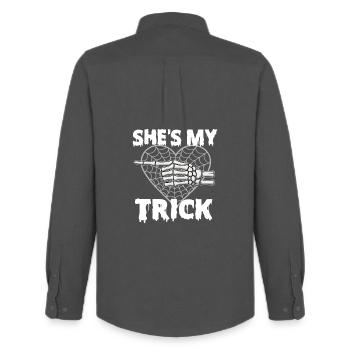 Elle est mon truc drôle Halloween couple - Chemise Oxford homme Stanley/Stella - charbon - Dos - AI Model Male 185 dark (185cm)