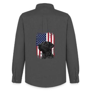 Laboratoire patriotique avec scène de chasse au drapeau américain - Chemise Oxford homme Stanley/Stella - charbon - Dos - AI Model Male 185 dark (185cm)