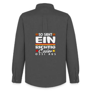 So Sieht Ein Cooler Ossi Spruch DDR Stolz - Männer Oxford Hemd von Stanley/Stella - Anthrazit - Hinten - AI Model Male 185 dark (185cm)