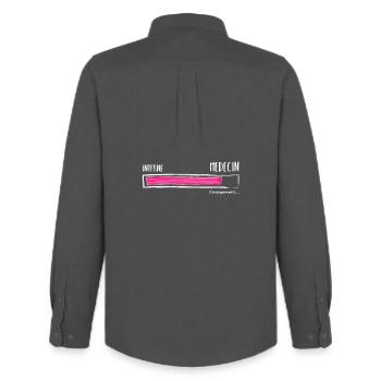 Interne Médecin Chargement. Humour Futur médecin - Chemise Oxford homme Stanley/Stella - charbon - Dos - AI Model Male 185 dark (185cm)