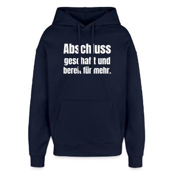 Abschluss geschafft und bereit für mehr - Oversized Unisex Hoodie von Stanley/Stella - Navy - Vorne - AI Model Female 172 light (172cm) & AI Model Male 185 light (185cm)