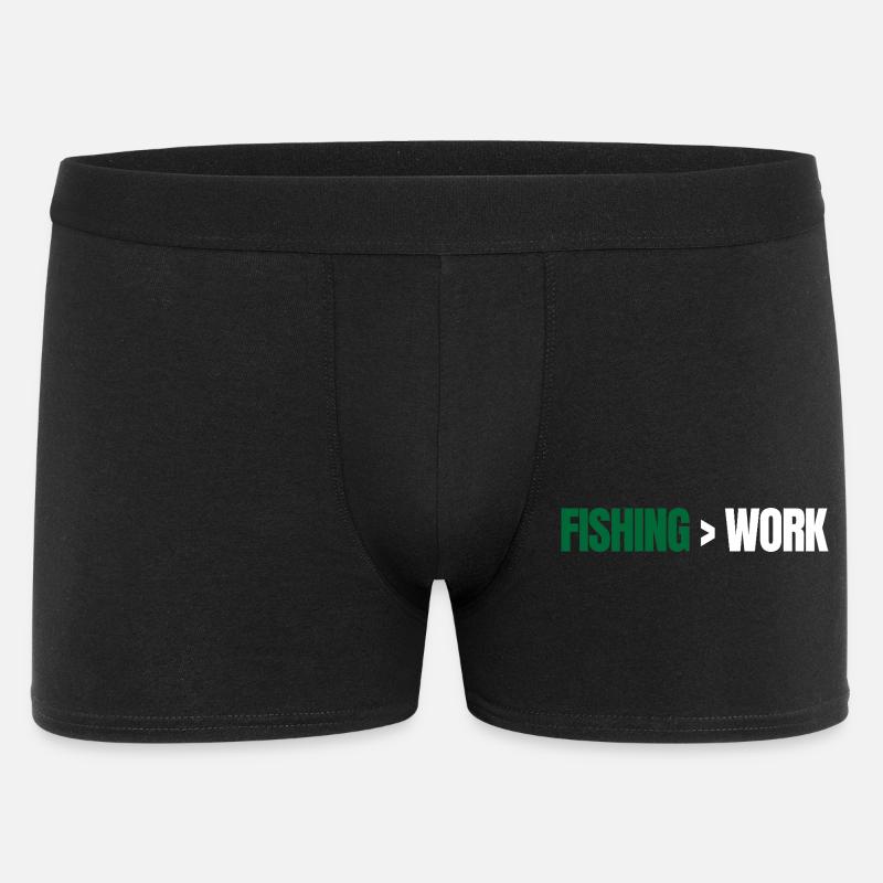 Fishing Greater Than Work – Angeln Design - Männer Boxer Shorts - Schwarz