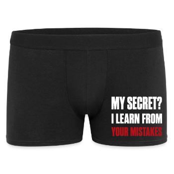 Mein Geheimnis? Ich lerne aus deinen Fehlern – lustiges Zitat - Männer Boxer Shorts - Schwarz - Vorne