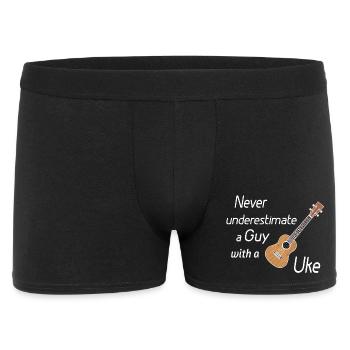 Never underestimate a guy with a Uke! weiss - Männer Boxer Shorts - Schwarz - Vorne