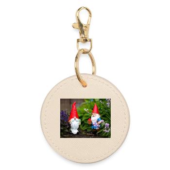 Garden Gnome Red Cap Scene - Round Keyring - oyster - Front