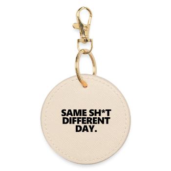 Funny Office Slogan - Round Keyring - oyster - Front