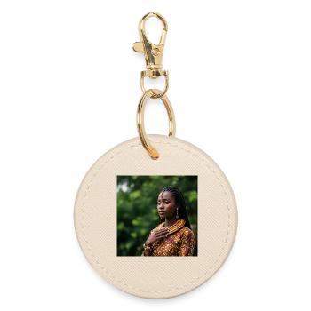 Afroetnic Portrait with Traditional Jewelry - Round Keyring - oyster - Front