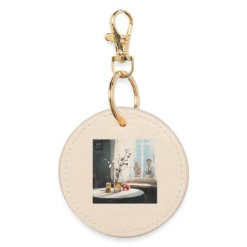 A window into warm memories - Round Keyring - oyster - Front
