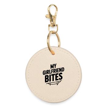 My Girlfriend Bites - Round Keyring - oyster - Front