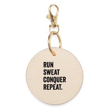 Run. Sweat. Conquer. Repeat. - Round Keyring - oyster - Front