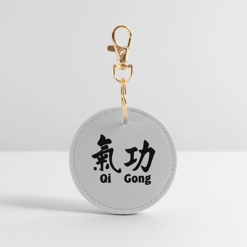 QI gong script with text horizontal Round Keyring
