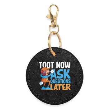 Public Fart Funny Inappropriate - Round Keyring - black - Front